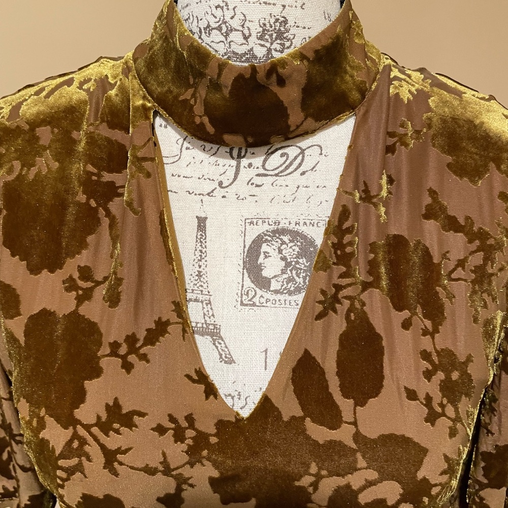 1. STATE Burn Out Velvet top small - Picture 2 of 7